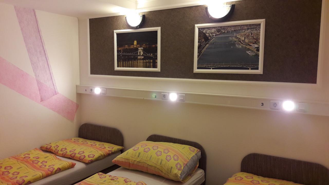 Opera Hostel Budapest Exterior photo