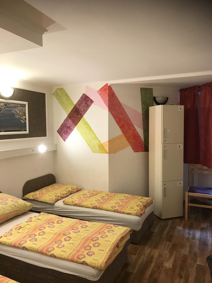 Opera Hostel Budapest Exterior photo